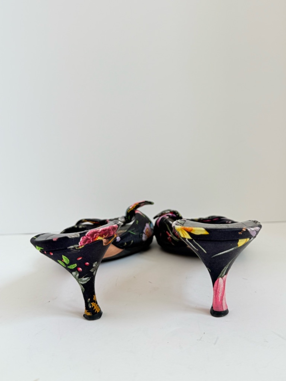 Gucci Flora Satin Bow Mule Heels Black Floral Sandals US 9.5 Vintage Y2K - Picture 6 of 9